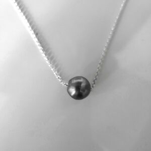 Tahitian floating necklace